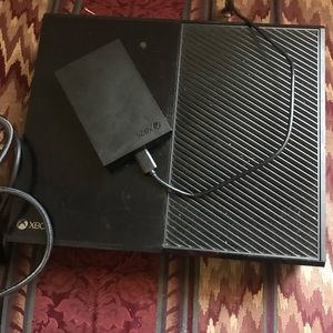 Xbox one 500 gb including a 4tb external hardrive